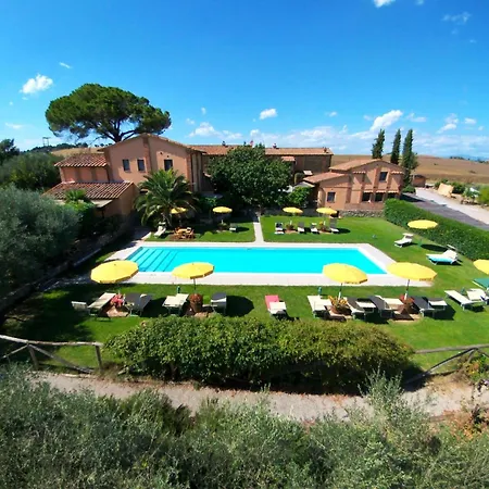 Near Trasimeno With Pool