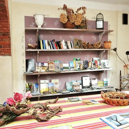 Near Trasimeno With Pool Holiday home