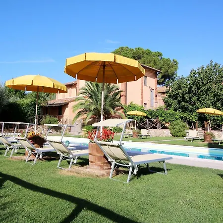 Near Trasimeno With Pool